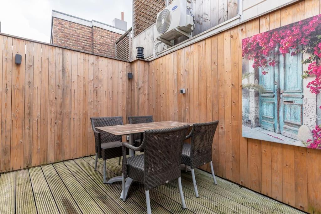 Stylish Apartments In The Heart Of Breda City Center Номер фото